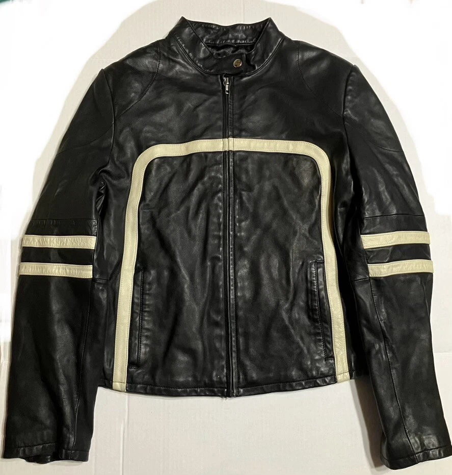 Chaqueta Máxima de Cuero Wilson’s De Colección para Mujer Talla Grande Negra con Rayas Blancas Foto 3 de 4