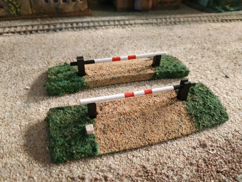 OWO WEB - OLBERNHAUE, RARE AND VINTAGE CROSS LEVEL 2pcs FOR DIORAMAS, SCALE HO - Picture 2 of 10