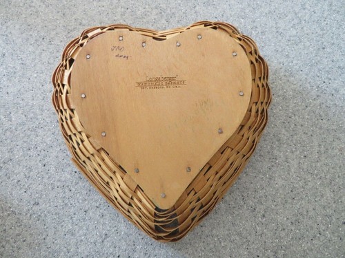 LONGABERGER 2005 wm. BROWN Sweetheart not just for VALENTINES DAY Basket 8.5" - Picture 2 of 2