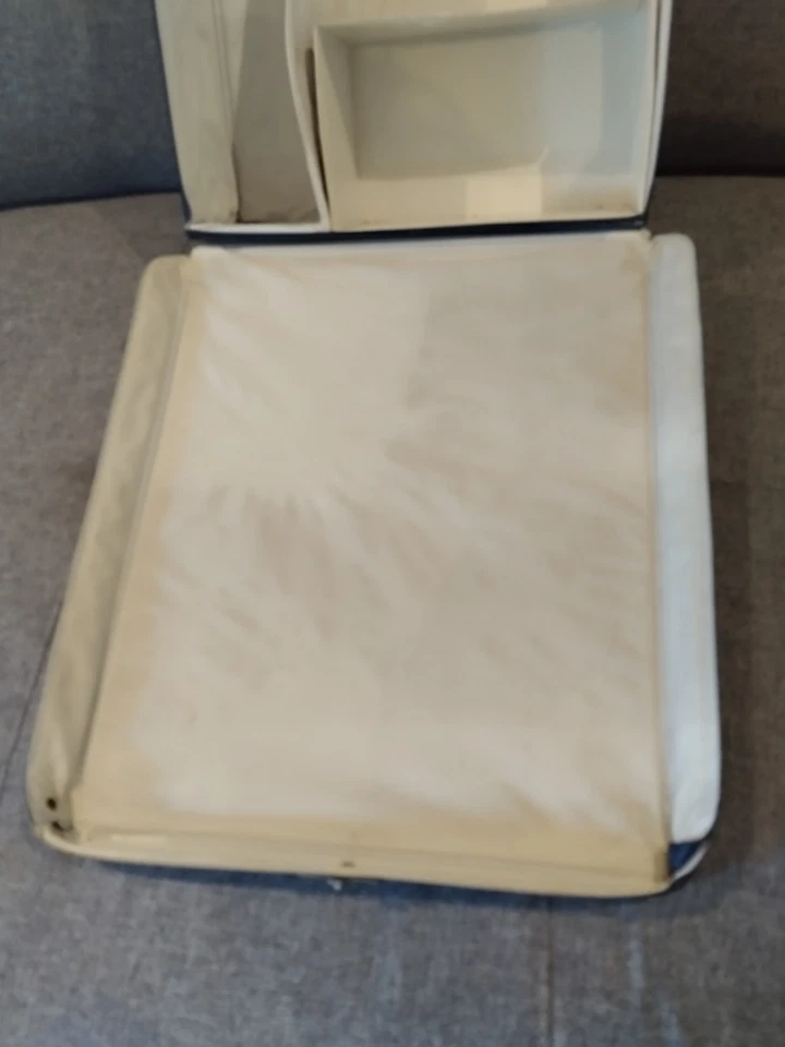 1960s Rare Vintage Mattel Barbie Ken Allan Vinyl Doll Travel Case France - Immagine 4 di 4