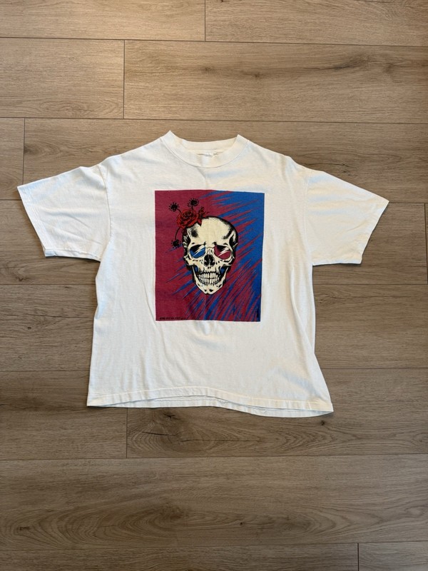 Vintage GLOW IN THE DARK SKULL Grateful Dead Tour Shirt 1985 size Large 