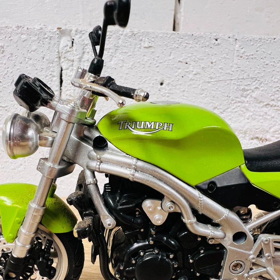 New-Ray Triumph Speed Triple 1/12 Diecast Green Black Model Motorcycle Bike - Image 4 of 4