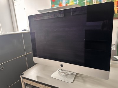 iMac 20,1 (2020), 27 Zoll, silber, mit Tastatur und Maus