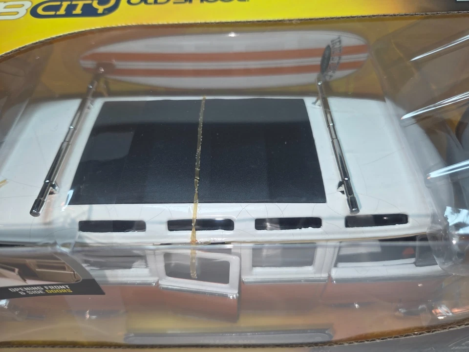 Autobús VW Dub City Old Skool 1962 2006 escala 1:24 Die Cast Jada juguetes con tabla de surf Foto 4 de 4