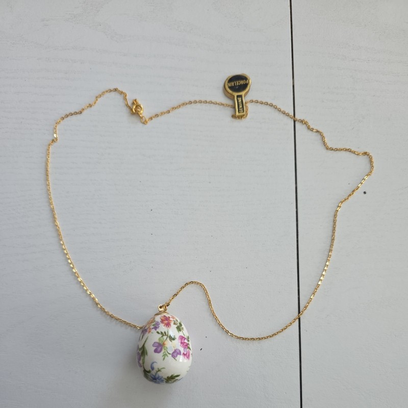 Vintage Floral Porcelain Egg Pendant Necklace Whimsy Fairy Grandma Prairie