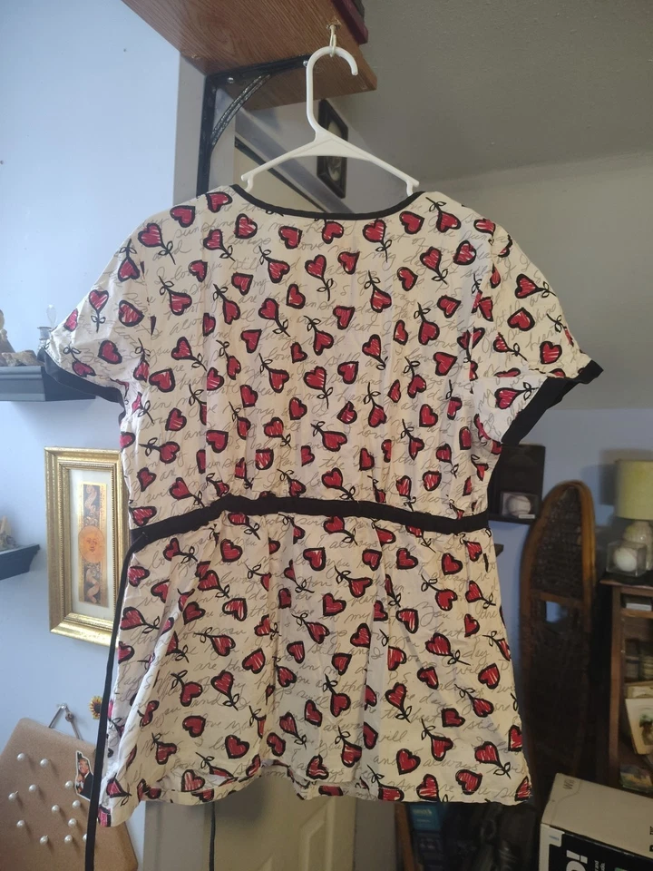 Large Scrub Top Koi By Kathy Peterson Heart Flowers - Image 3 of 4