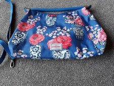 Incroyable sac, prix de vente conseillé 75 £, superbes roses royales couleur bleu, design spécial, limité 