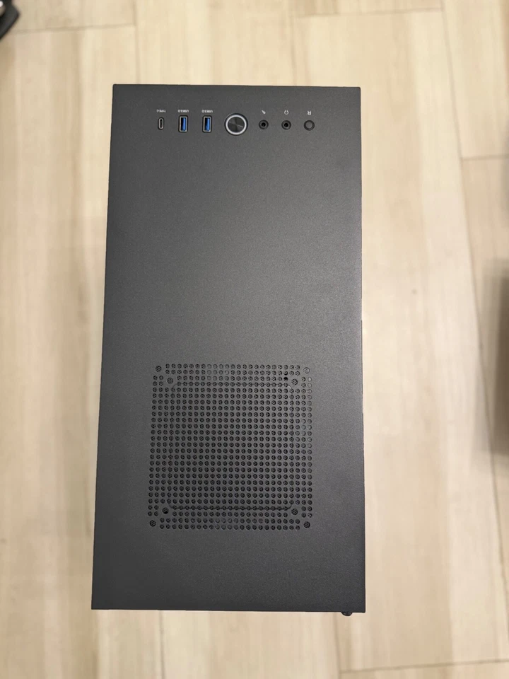 Thermaltake V350 TG ARGB Air Mid Tower Case - Black - Image 4 of 4