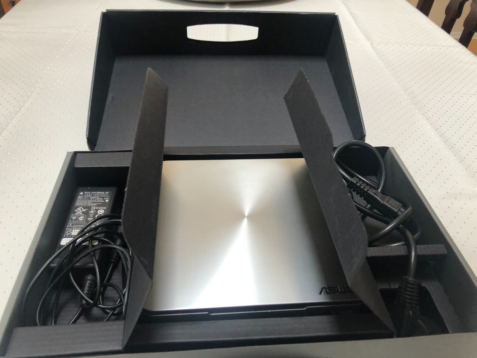 Asus Vivo Mini PC VM40B 500GB HDD / 2GB / DDR3 / WLAN / BT4 guter