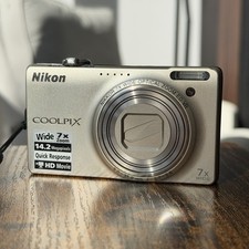 Nikon Coolpix S6000 14.2MP Compact Digital Camera Silver w/7x Zoom Very Nice