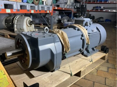 Elektromotor 37KW -BER-MAR Y2HE-225S-4-B3 mit Antriebswelle LENZE(NEU)