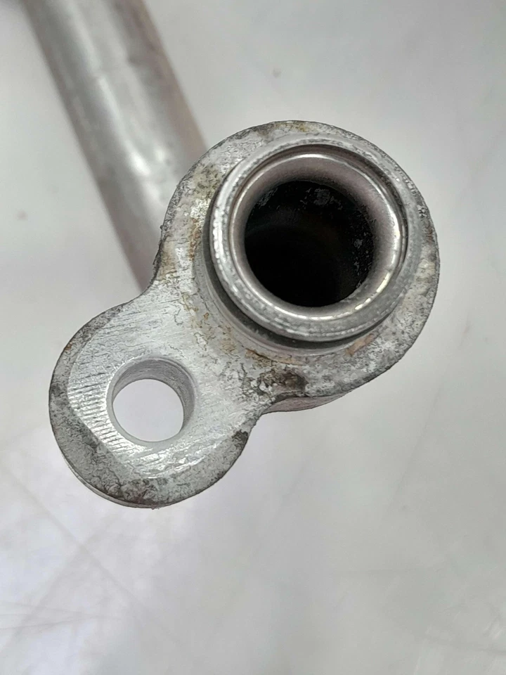 Manguera de succión de CA Toyota Corolla iM 16-18 OEM 8870412A50 Foto 3 de 4