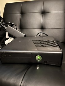 Microsoft Xbox 360 S 4GB Console - Black (1439) Tested