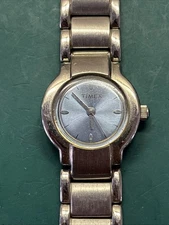 Vtg Timex Women Blue Dial Silver Tone 22mm Round Quartz Analog Watch 6 1/2"