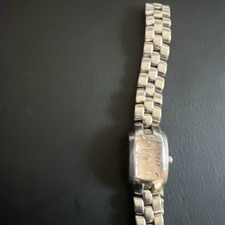 Orologio donna Baume e Mercier con quadrante in oro rosa.  Senza tempo e bello