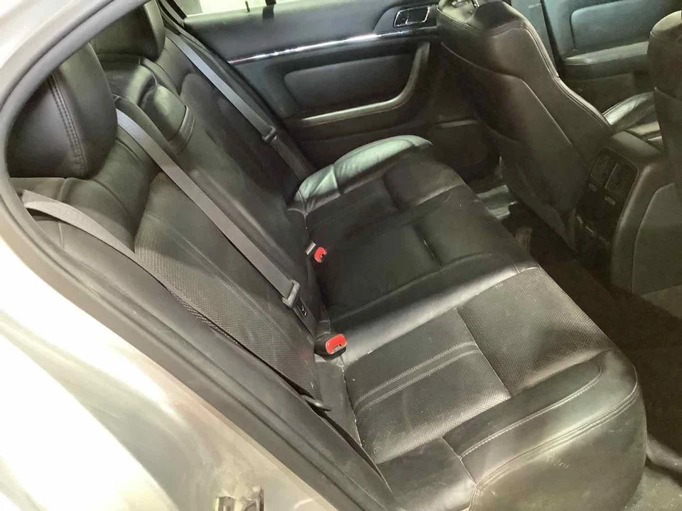 Used Washer Fluid Reservoir fits: 2009 Lincoln Mks  Grade A - Image 2 of 4