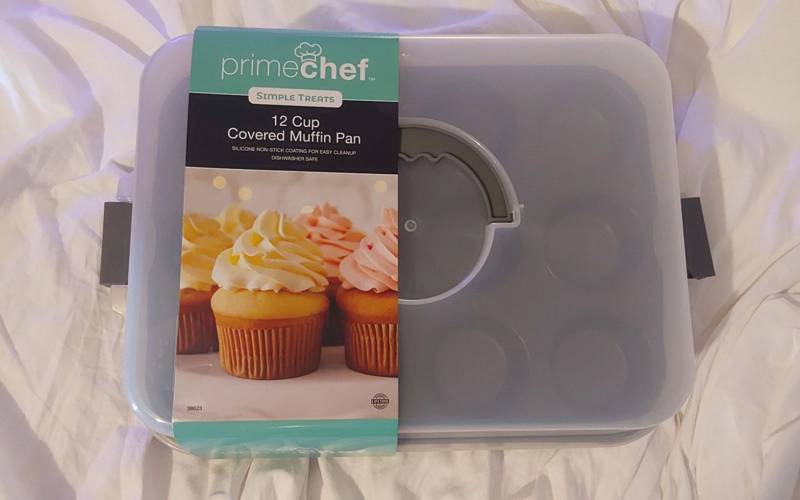 NEW Sealed Prime Chef Covered 12 Cup Muffin Pan Non Stick Coating Dishwasher OK