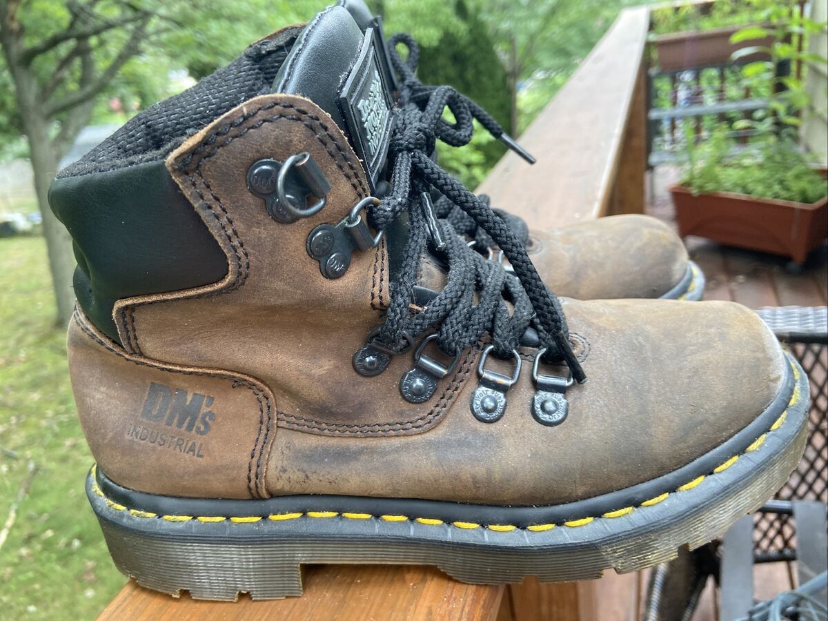 DR MARTENS INDUSTRIAL AIR WAIR 8936 SIX TIE RIVET BOOT Size DR MARTENS INDUSTRIAL AIR WAIR 8936 SIX TIE RIVET BOOT Size