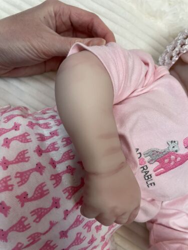 Bambola Real Born Reborn Baby Estate Pioggia Addormentata Capelli Biondi Bambina - Foto 17 di 24