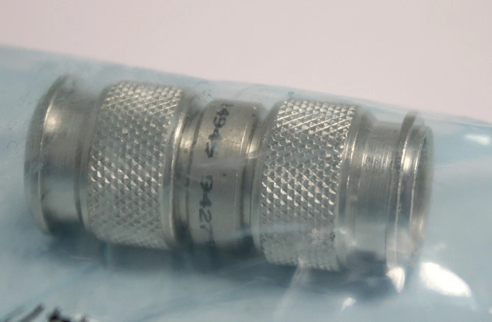 Allen-Bradley 1786-TNCLP4 Controlnet Plug to Plug Coaxial Media Connector lote 4 Foto 4 de 4