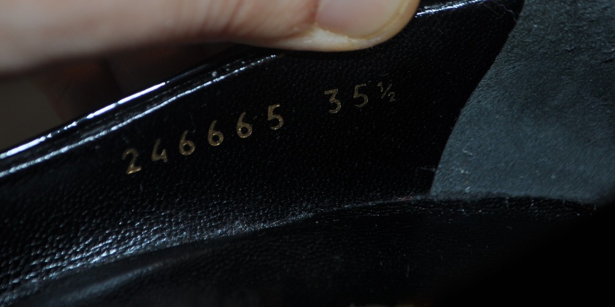 GUCCI Black Patent Leather Wedge Heel Logo Pump Shoe Black Patent