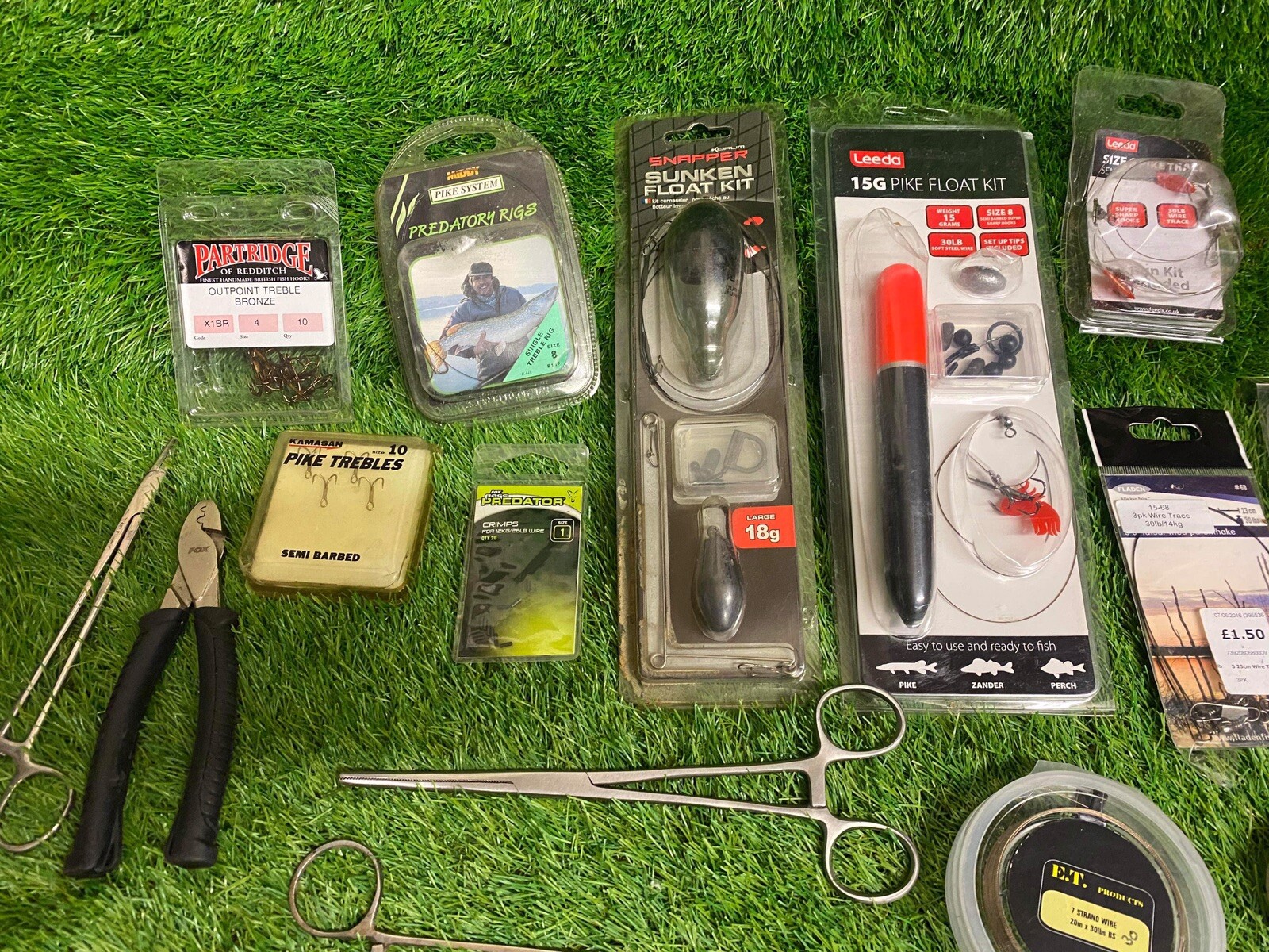 Job lot of Pike Fishing Terminal tackle trebles rigs floats traces eBay
