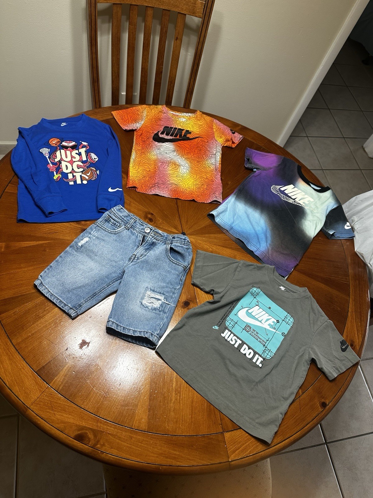 Picture 1 of 9