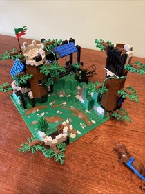 LEGO System Castle Dark Forest Fortress 6079 Incomplete 1996  All Minifigures