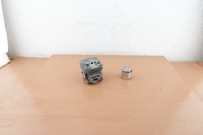 McCulloch MCC1635AK  Chainsaw OEM Cylinder & Piston (excellent condition)