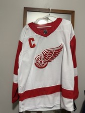 Ultimate Detroit Red Wings Collector and Super Fan Gift Guide 41
