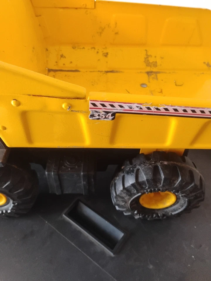Tonka Truck 354 Yellow Construction Large Metal Classic Dump Truck 2012 - Image 3 of 4
