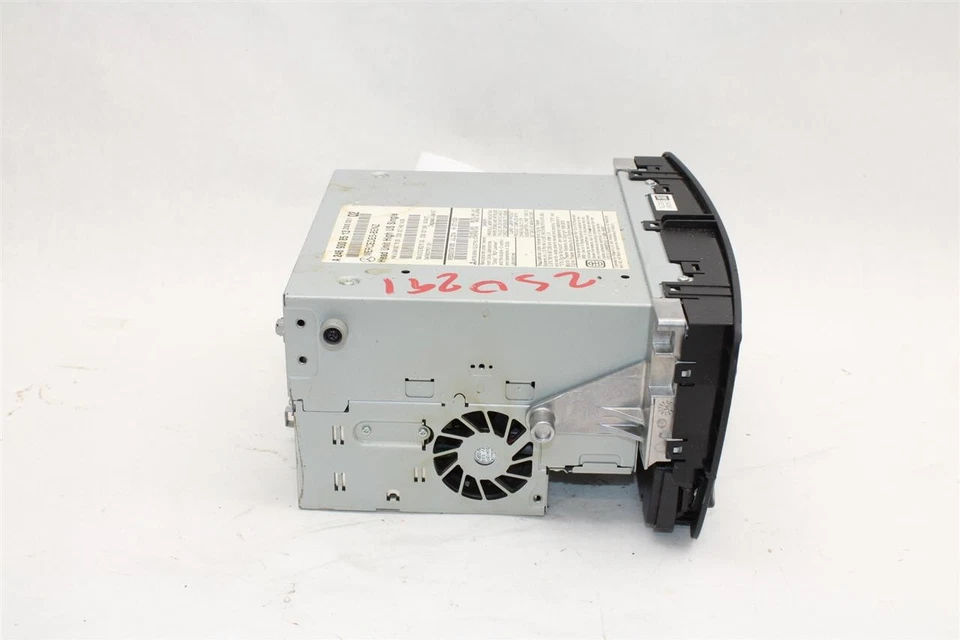 RADIO Mercedes-Benz GLA250 GLA45 2015 15 2469008213 1411224 Foto 3 de 4