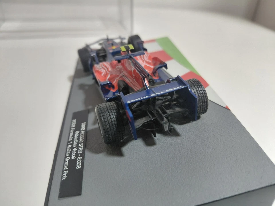 Modellino F1 Toro Rosso STR3 - 2008 Sebastian Vettel 1:43 - Immagine 4 di 4
