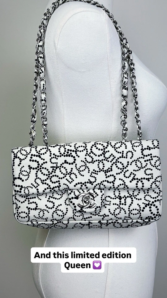 BOLSO CHANEL BY KARL LAGERFELD AÑOS 2000 EDICIÓN LIMITADA LONA PEQUEÑO LOGOTIPO SOLAPA Foto 3 de 4