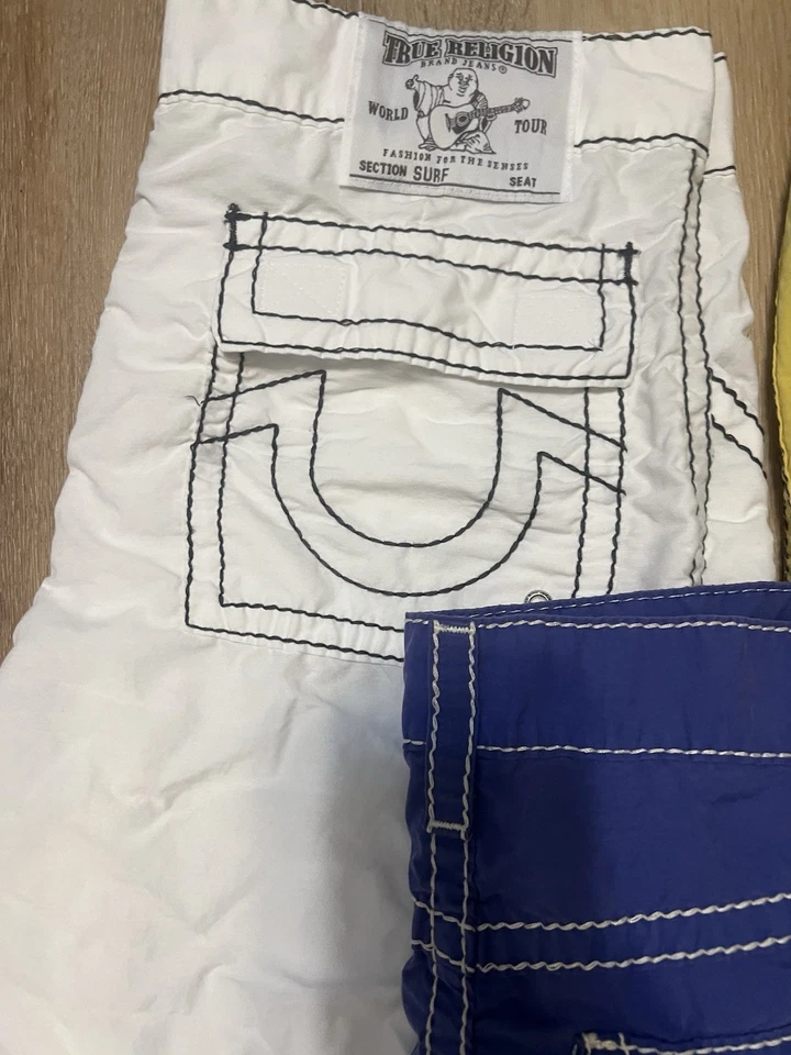 Y2K Vintage True Religion Big T Board Shorts Talla 38 Lote de 3 Pantalones Cortos de Natación Surf Foto 3 de 4