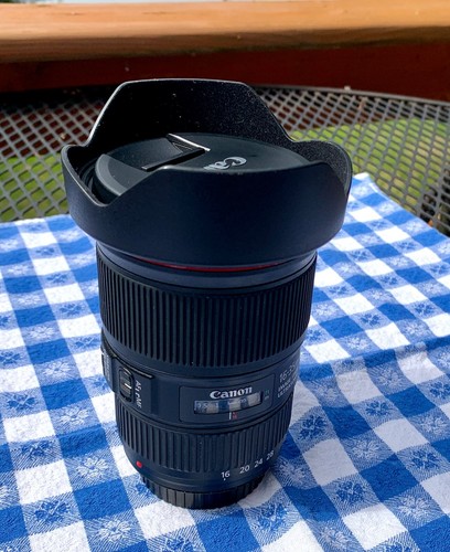 Canon EF 16-35mm f/4L IS USM Wide-Angle Zoom Lens with Hood Excellent Condition - Picture 4 of 4