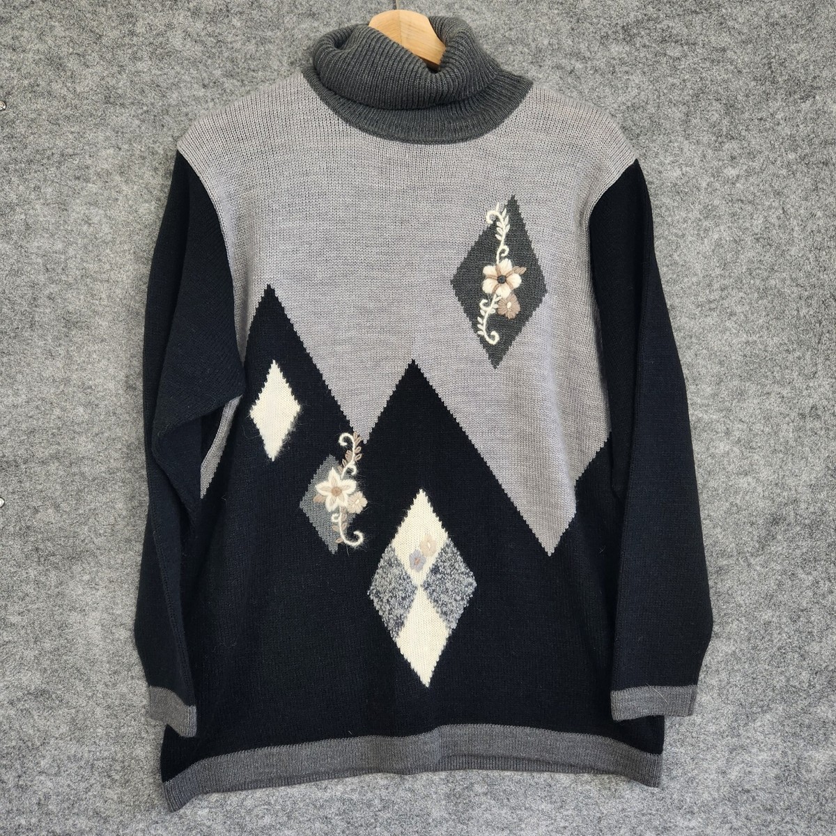 Target Jumper Size 12 Embroidered Flower Knit Angora Wool Sweater