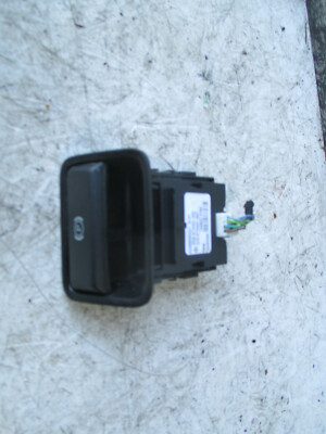 Elektronischer Handbremsentriegelungsschalter Mercedes Benz GLA MK1 X156 2019 a2469050451