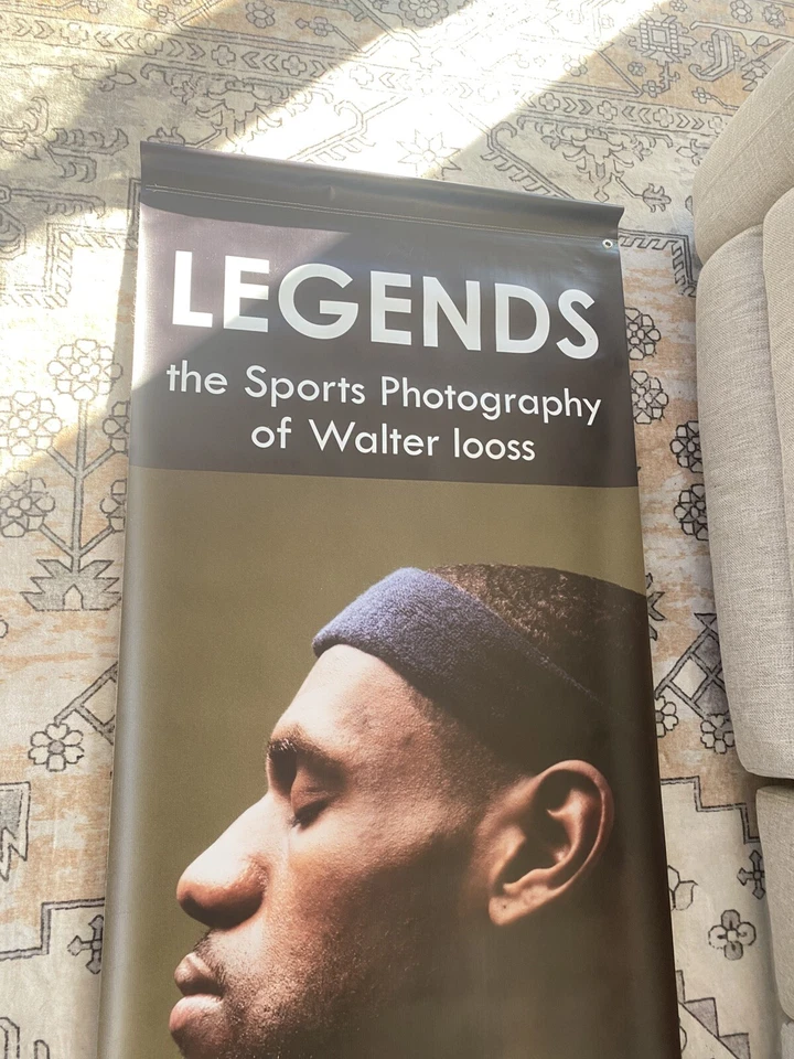 Raro Lebron James Banners 2020 Sports Illustrated cubierta 7 pies solo dos hechos😱 Foto 2 de 4