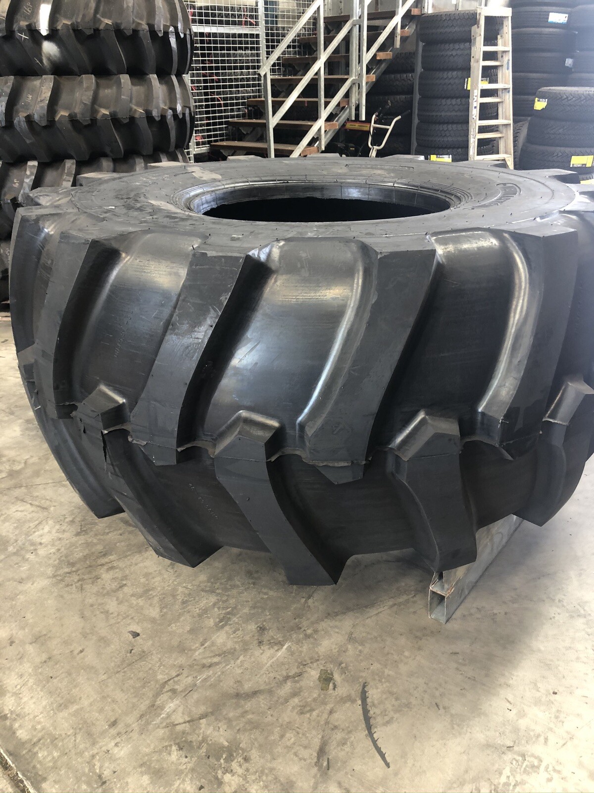 NEW 28L-26 STEEL Forestry LOGGER SKIDDER TYRE 28Lx26 Tyres 28x26 ...