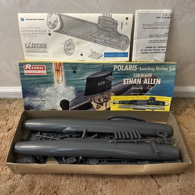 Renwal Polaris Launching Nuclear Sub Ethan Allen 1/200 Model Kit W/ Instructions