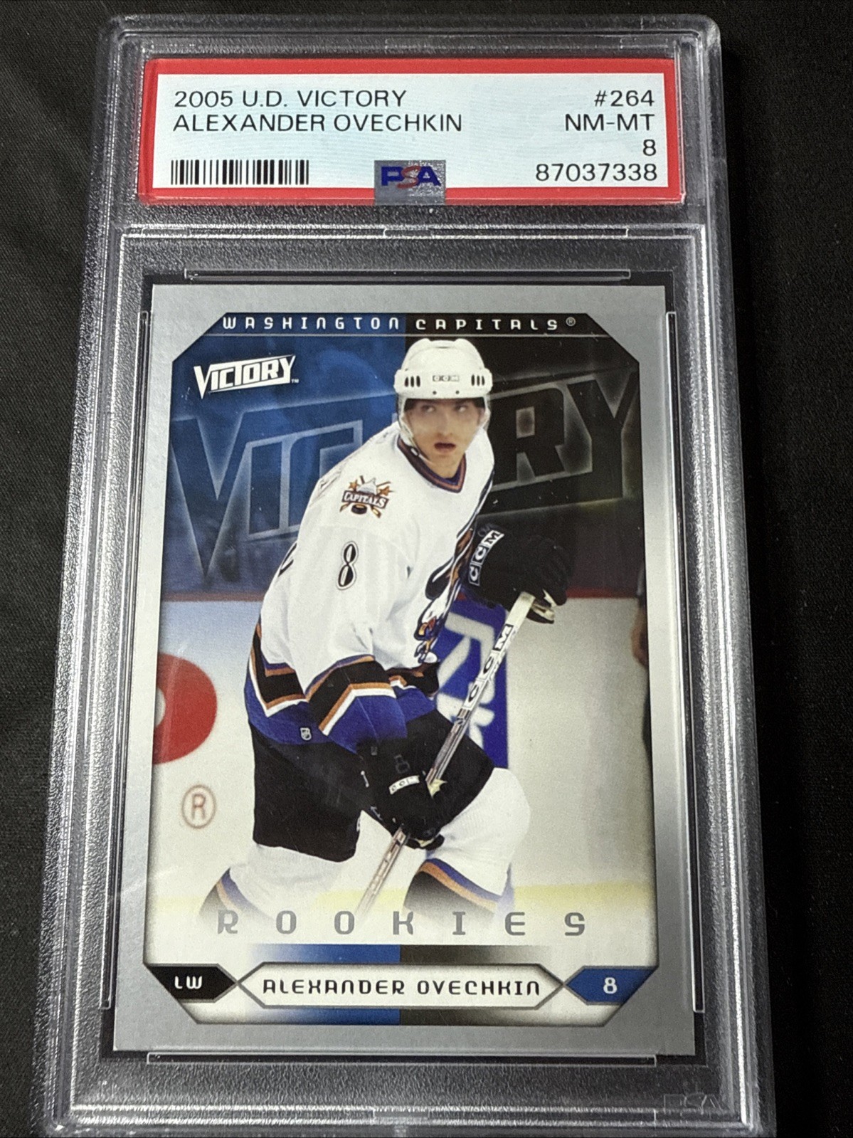 2005-06 UPPER DECK VICTORY ROOKIE CARD #264 ALEXANDER OVECHKIN UD RC PSA 8 CAPS