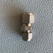 Swagelok  1/2" X 3/8" Stainless Steel  Union Reducer SS-810-6-6 