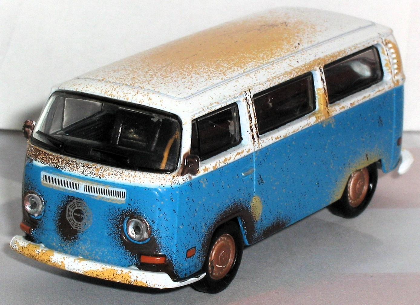 1/64 = 1971 71 VOLKSWAGEN / VW TYPE 2 / VAN = BUS / Rubber T