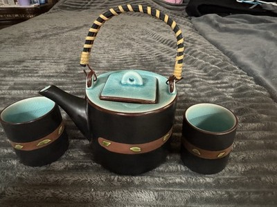Better Homes and Gardens Teapot With Wicker Handle And 2 Tea Cups