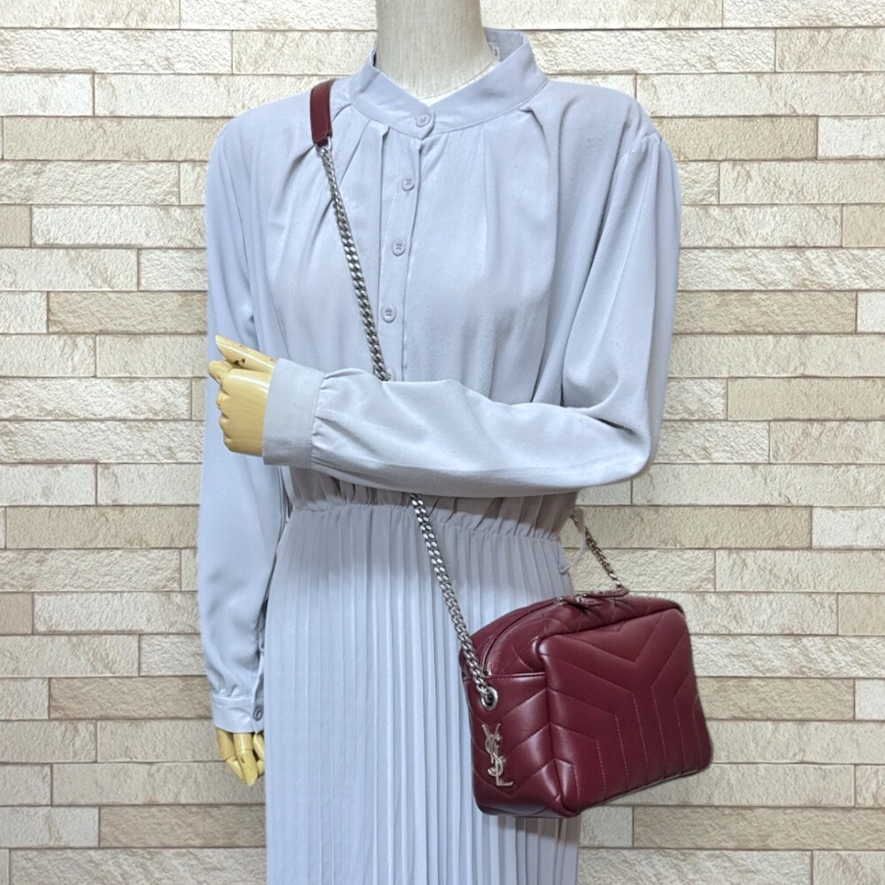 Borsa a tracolla SAINT LAURENT corpo incrociato 574102 pelle catena Lulu usata