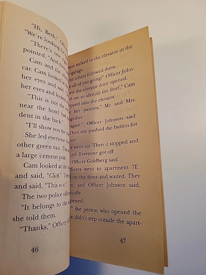 Cam Jansen and the Catnapping Mystery -  David A Adler - 2000 pb - Image 2 of 4