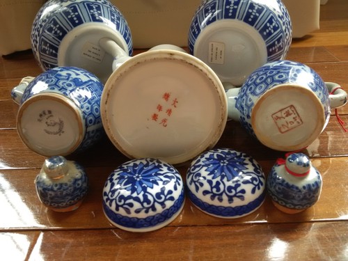 Chinese Porcelain Teapots One Qing/Ching Dynaster Red Dragon, Set of Two Blue - Picture 4 of 12