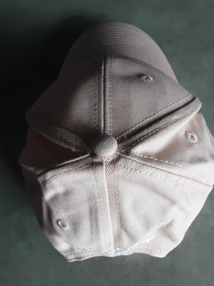 Magnifique casquette Burberry neuve - Photo 2/4