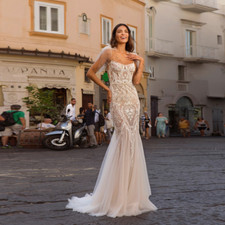 Elegant Ivory Mermaid Wedding Dresses Lace Appliques Stapless Ball Gown Backless